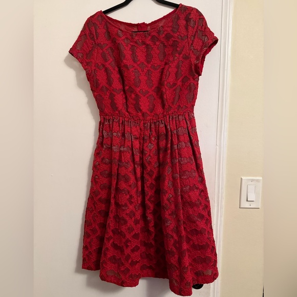 MOULINETTE SOEURS by
ANTHROPOLOGIE Rubied Lace Fit and
Flair Party Dress - Picture 5 of 10